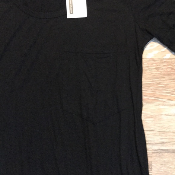 Simple long black tee - Picture 2 of 2